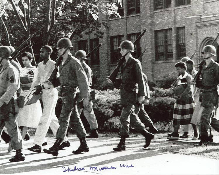THELMA MOTHERSHED-WAIR SIGNED 8x10 PHOTO LITTLE ROCK NINE DESEGREGATION BECKETT
