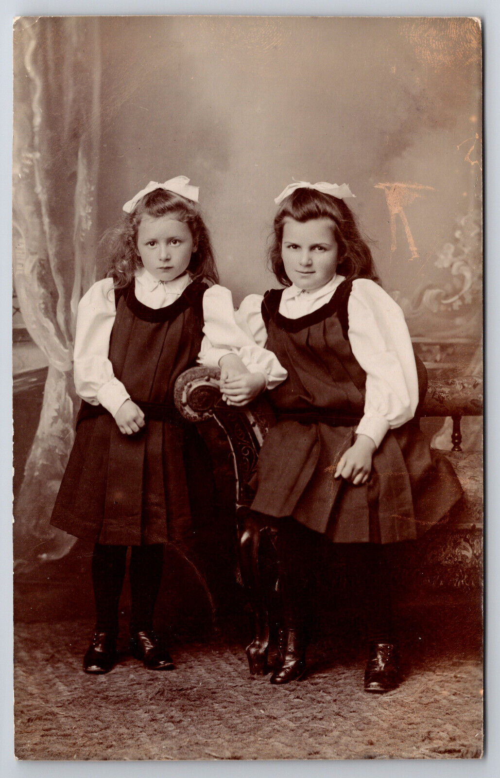Antique C1910 RPPC Postcard Lovely Sisters Holding Hands P257