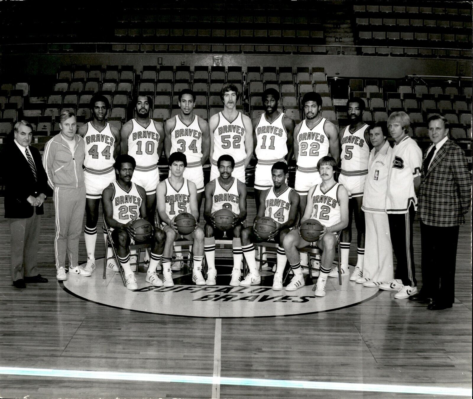 JT12 1976 Orig Oversized Photo BUFFALO BRAVES BASKETBALL Bob McAdoo Randy Smith