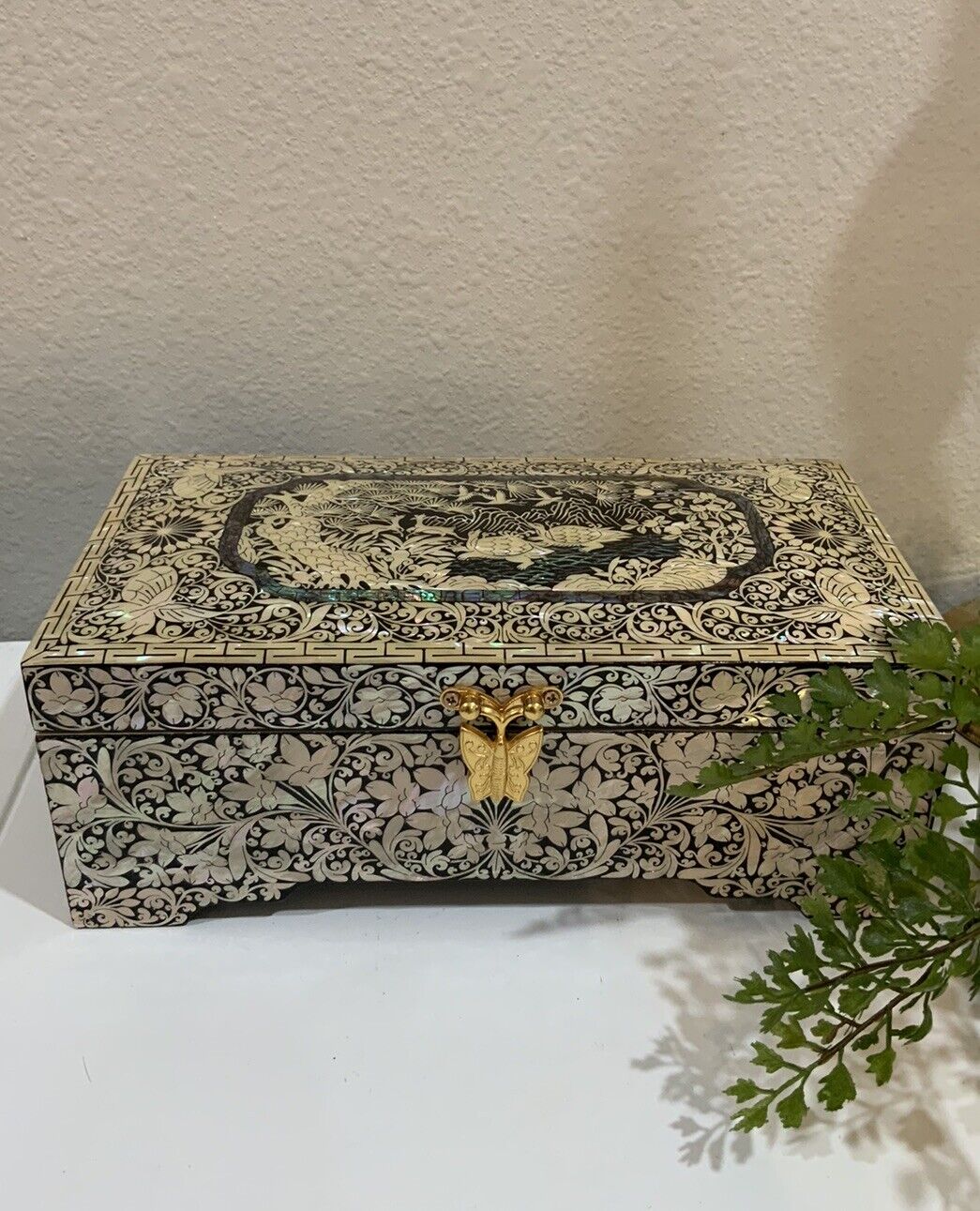 Vtg Lacquerware Mother of Pearl Inlay Turtle Deer Butterfly Floral Jewelry Box