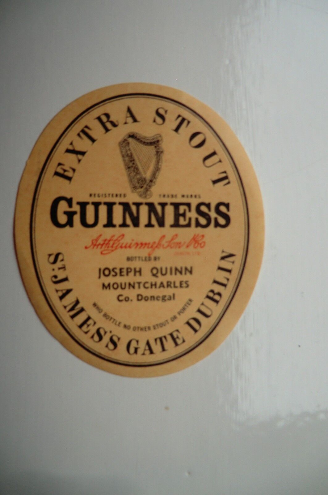 MINT GUINNESS EXTRA STOUT BOTTLE LABEL BOTTLED BY QUINN MOUNTCHARLES DONEGAL 