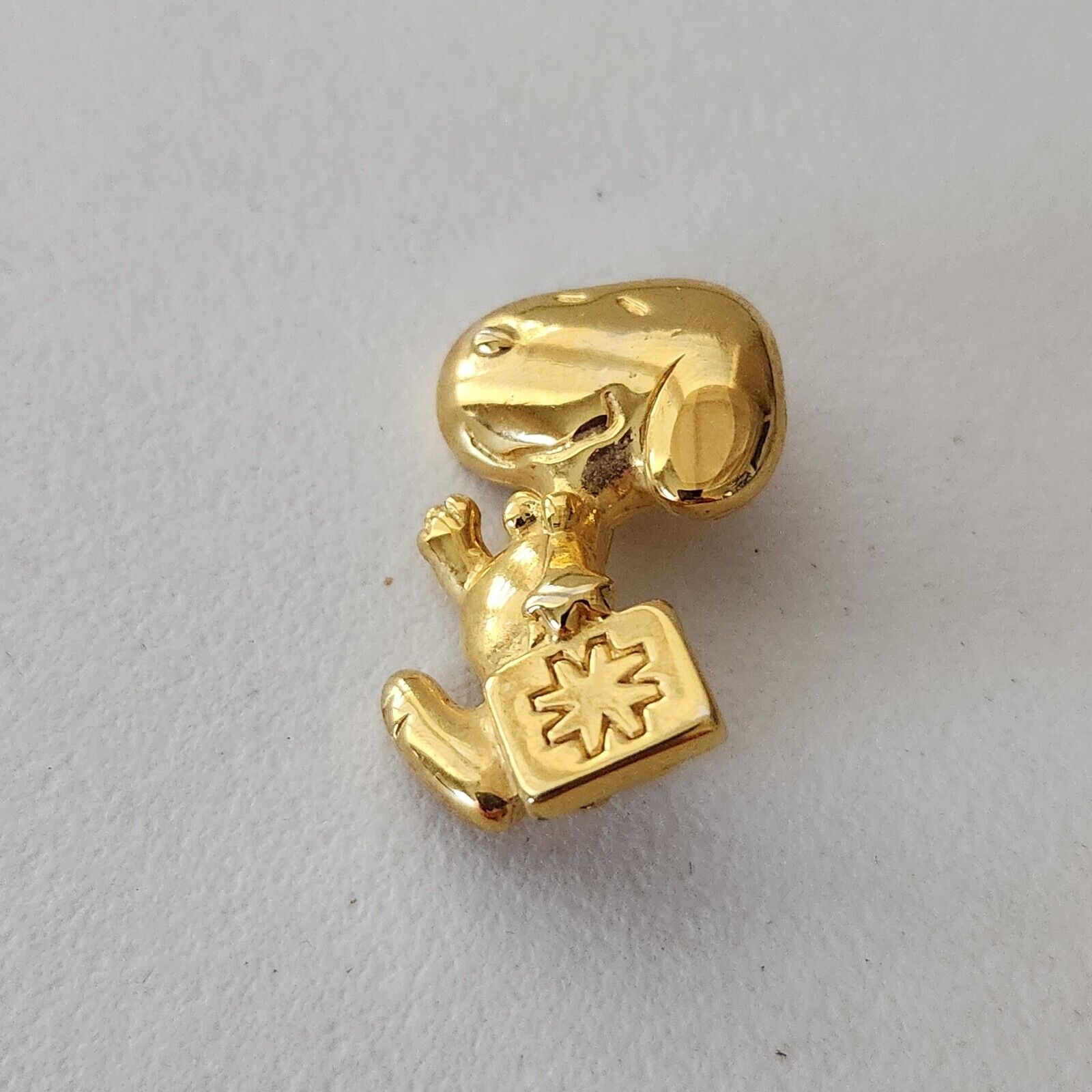 Vintage 1958 U.F.S Peanuts Snoopy Gold Tone Brooch Pin