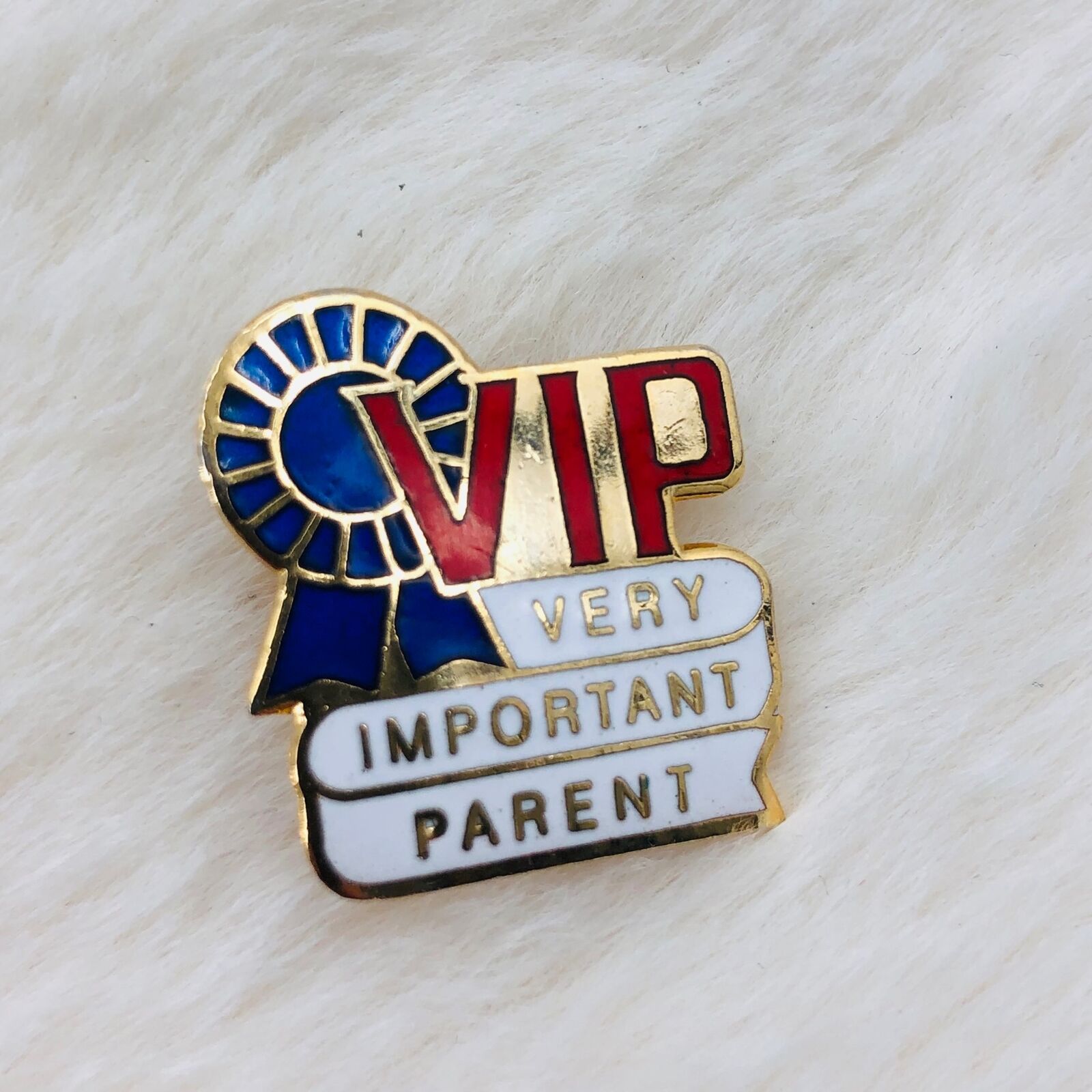 Vtg Very Important Parent VIP Blue Ribbon Enamel Award Pin