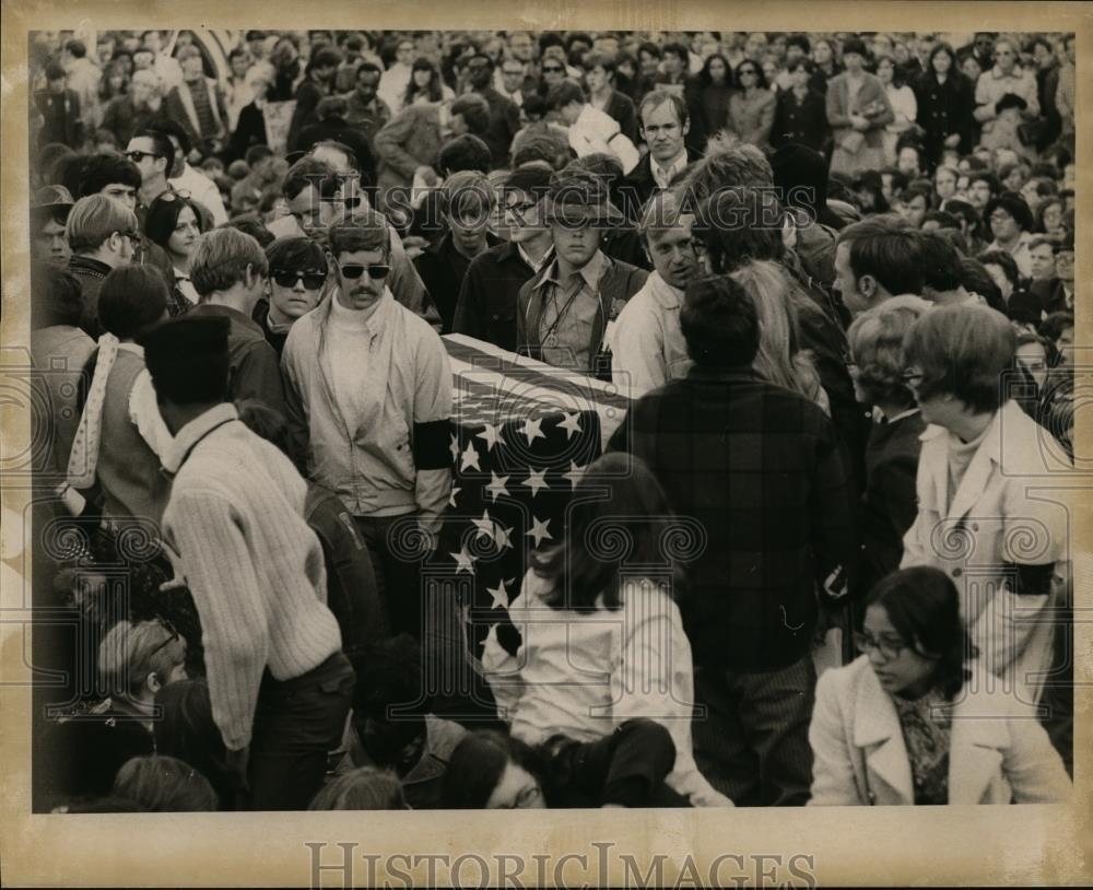 1969 Press Photo Vietnam Moratorium Demonstrations - cvb33830