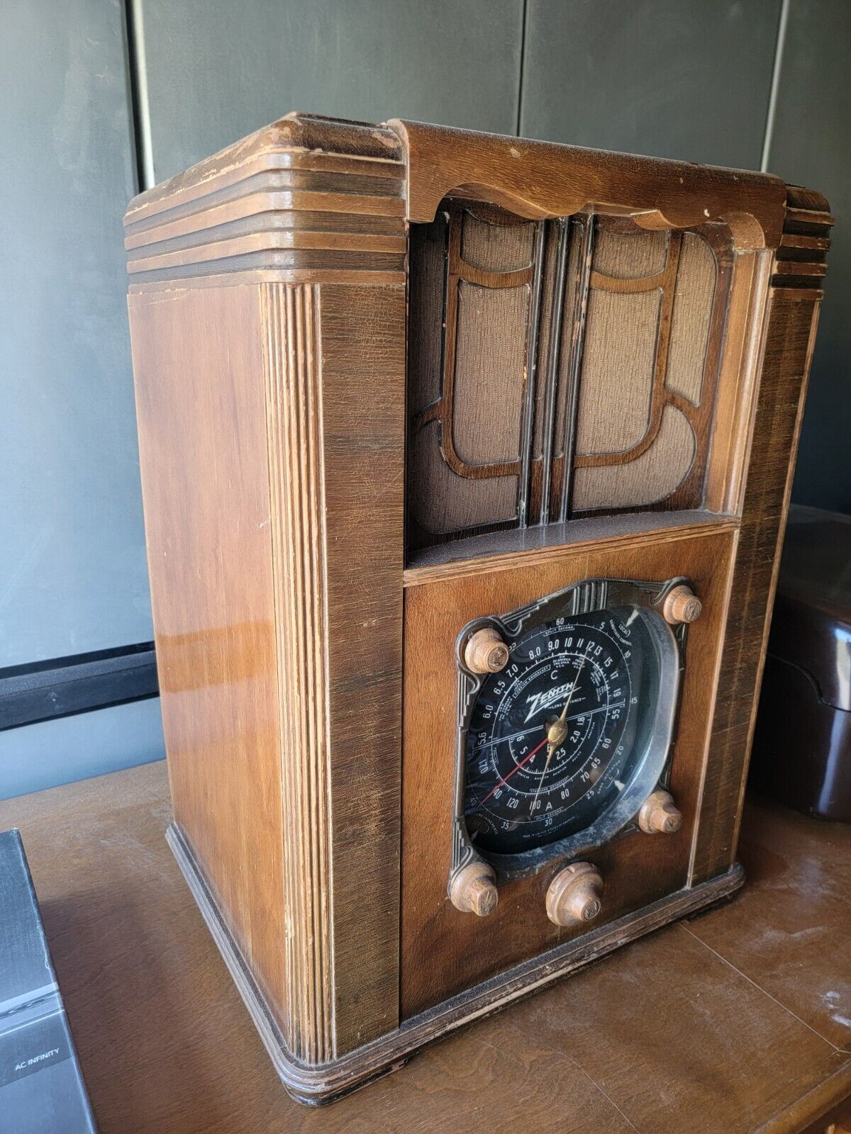 RARE 1930's Zenith Black Dial Model Tombstone Radio - All Original - Working