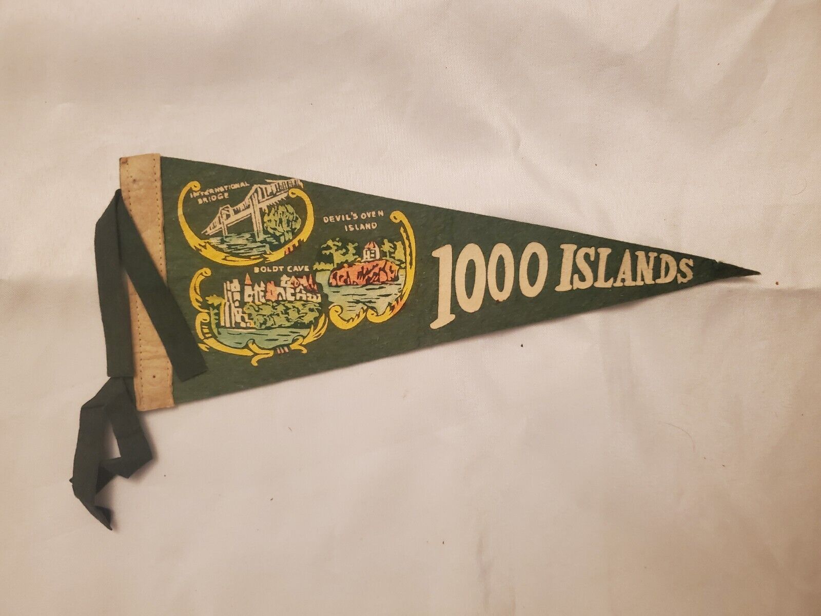 Vintage Souvenir Felt Pennant 1000 Thousand Islands Green 11.5\'\'