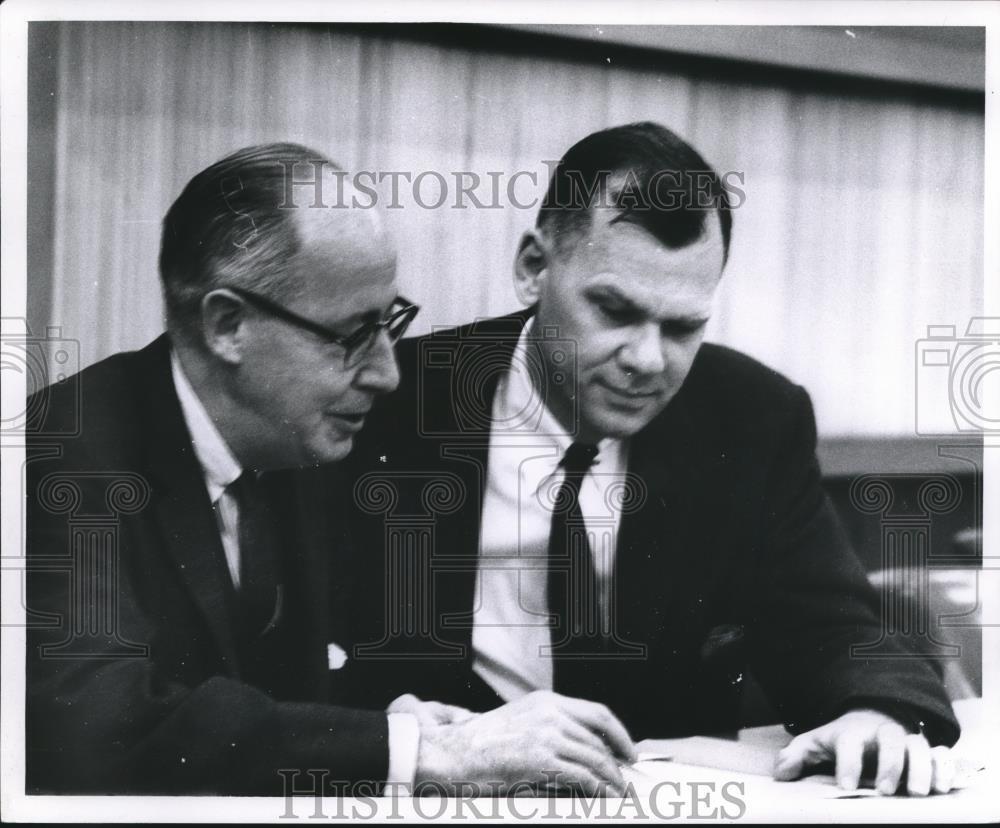 1960 Press Photo Harold Daniel and Robert Dumke, Milwaukee Journal Board members