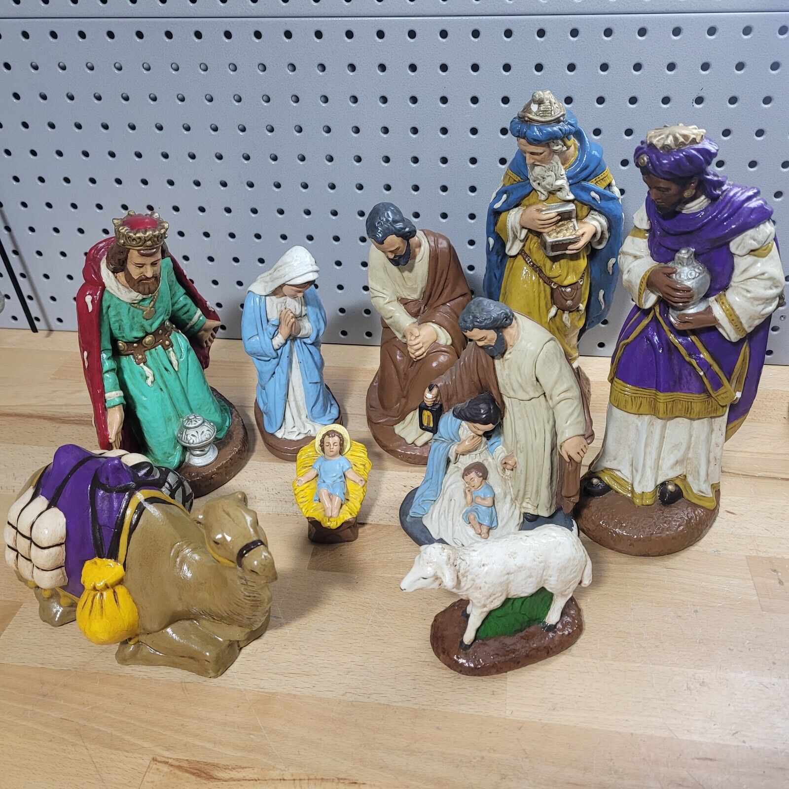 Vintage Nativity Set *9 Pieces* HEAVY DUTY CERAMIC PIECES Unmarked Quality Set