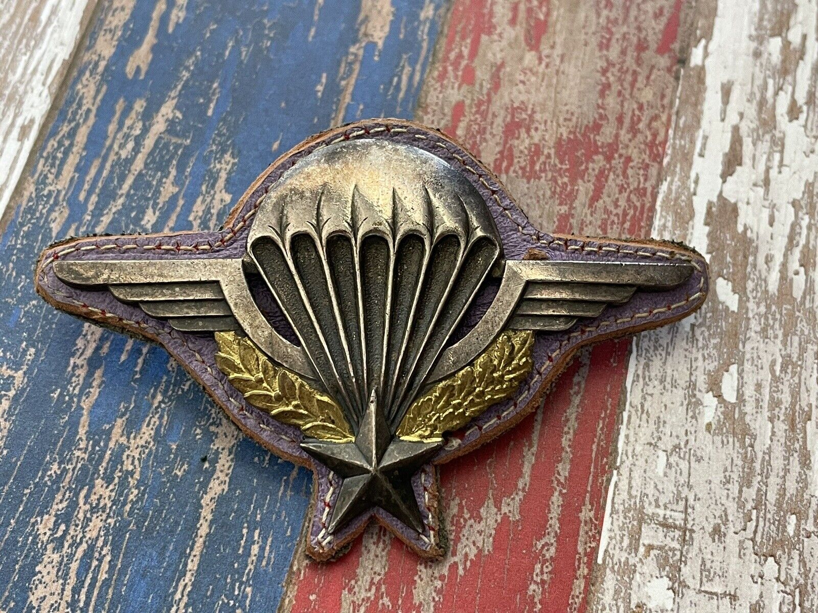 1970 Serial Numbered FRENCH PARACHUTIST BADGE PARA JUMP WING DRAGO Leather Back