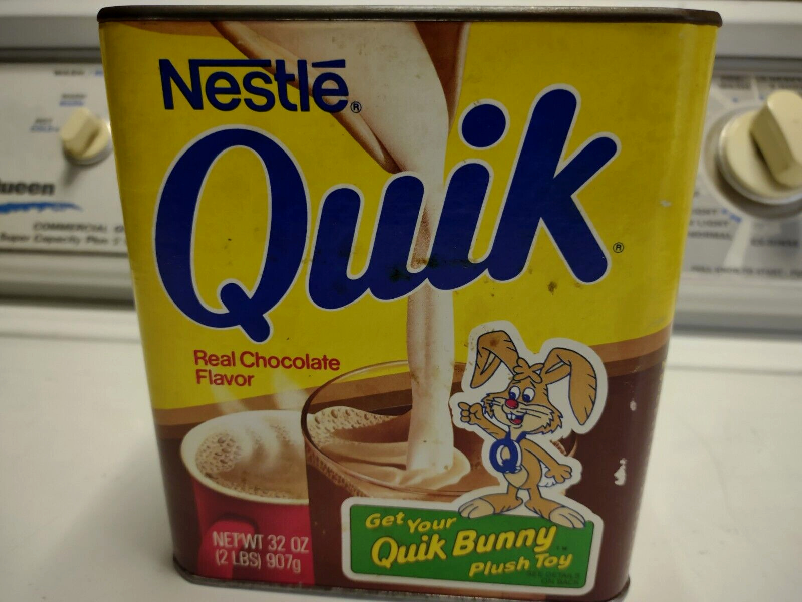 Vintage 32 OZ 1985 Nestle Quik Chocolate Flavor Milk Tin , Bunny Plush Offer