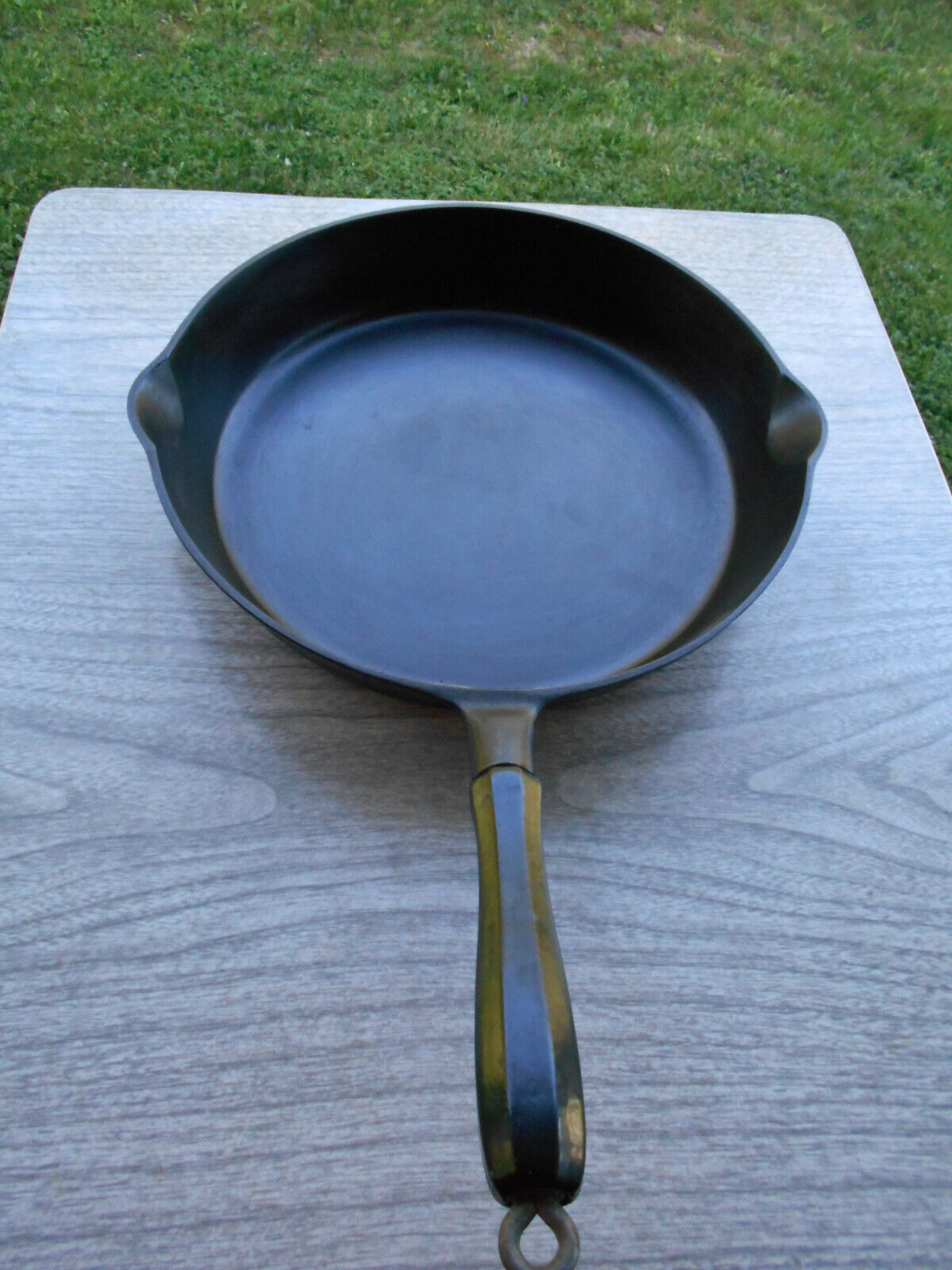 RARE Wagner Ware 1080 Black Cast Iron Wooden Handled Skillet Very Nice 