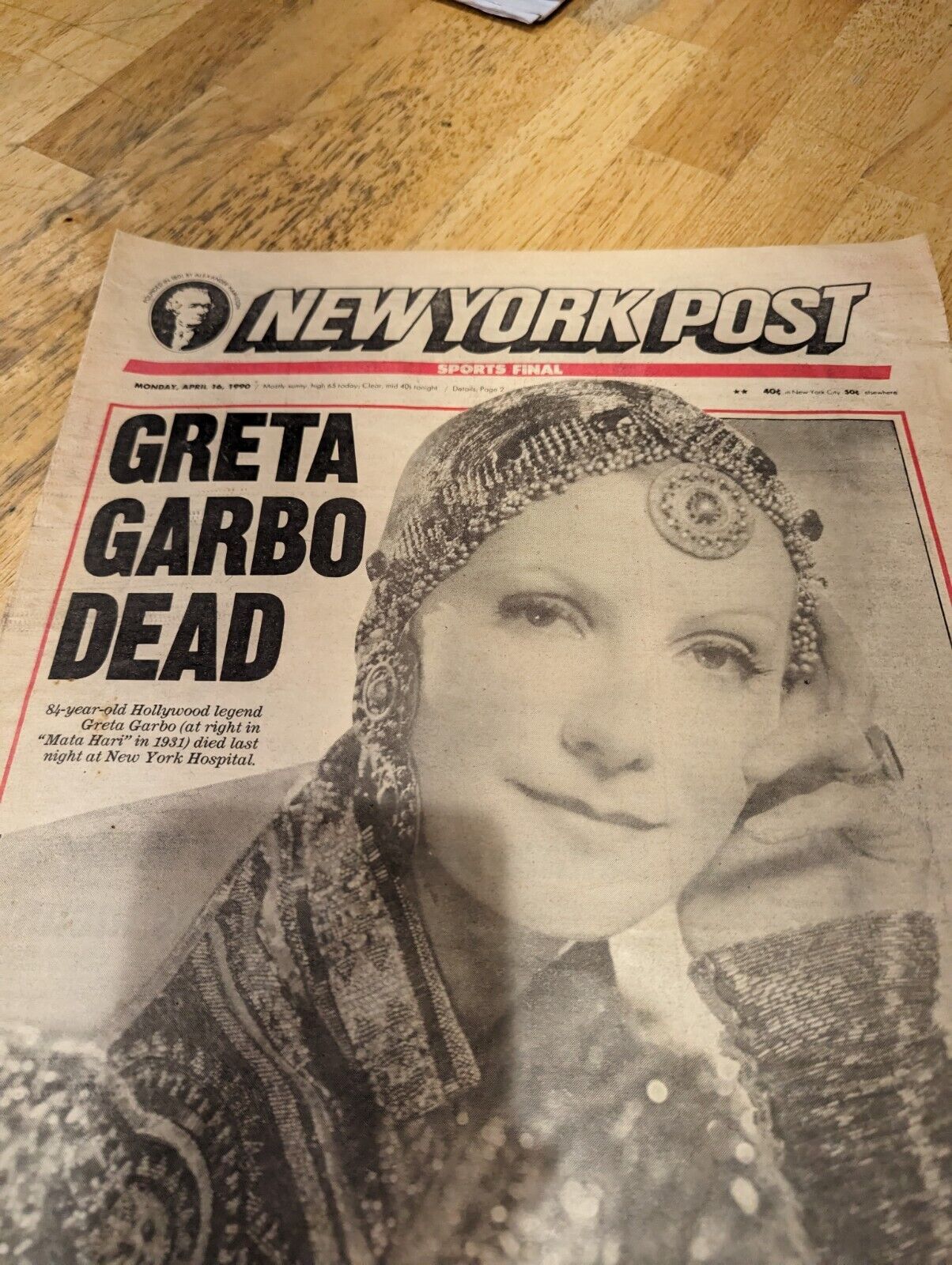 Headlines Greta  Garbo Dead