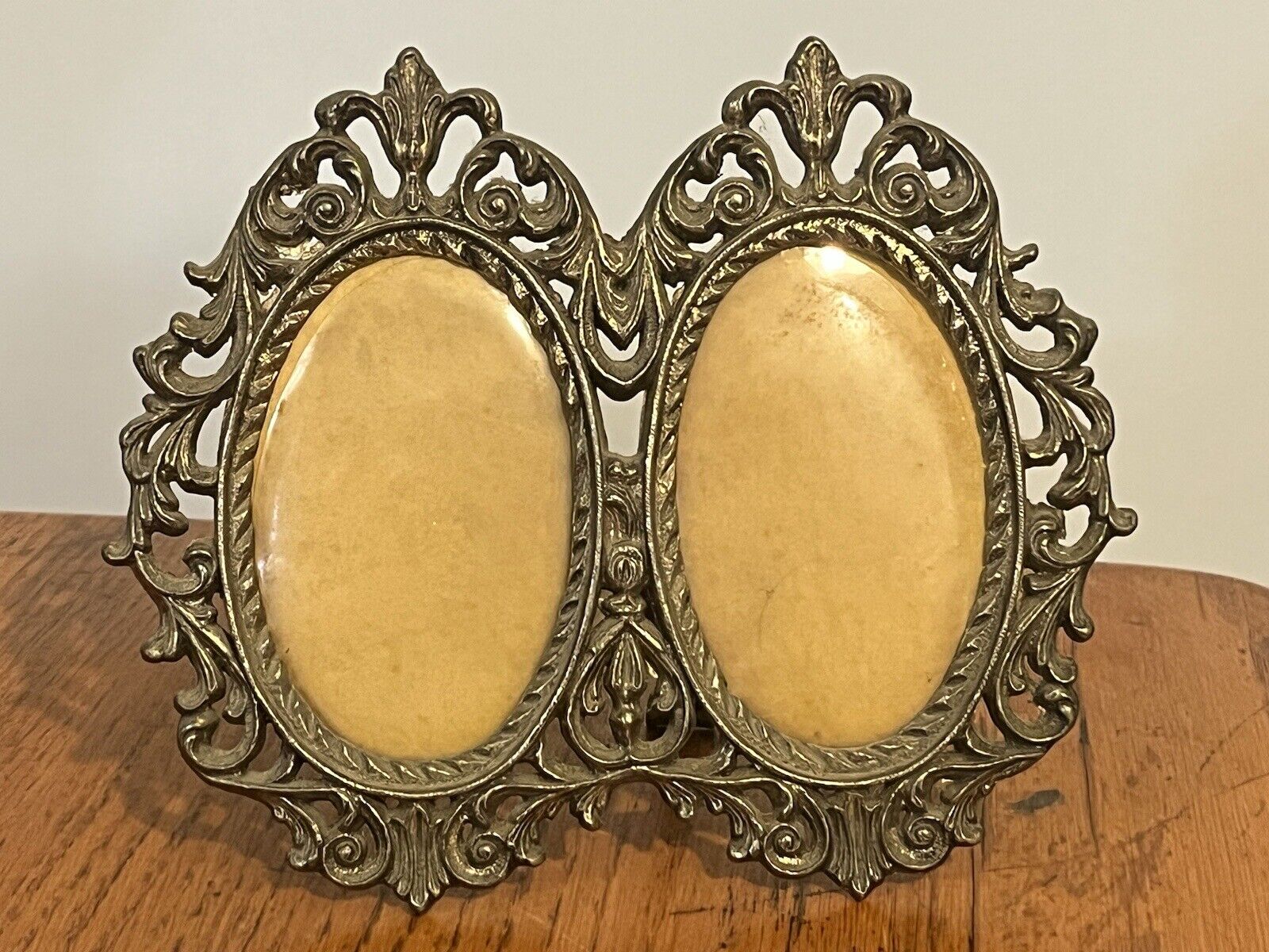Vtg Fancy Ornate Cast Metal Brass Color Double Picture Photo Frame w/ Back Stand