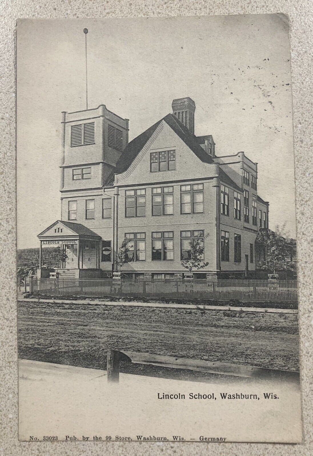 Washburn Wisconsin WI Wis Postcard pc Lincoln School 1909