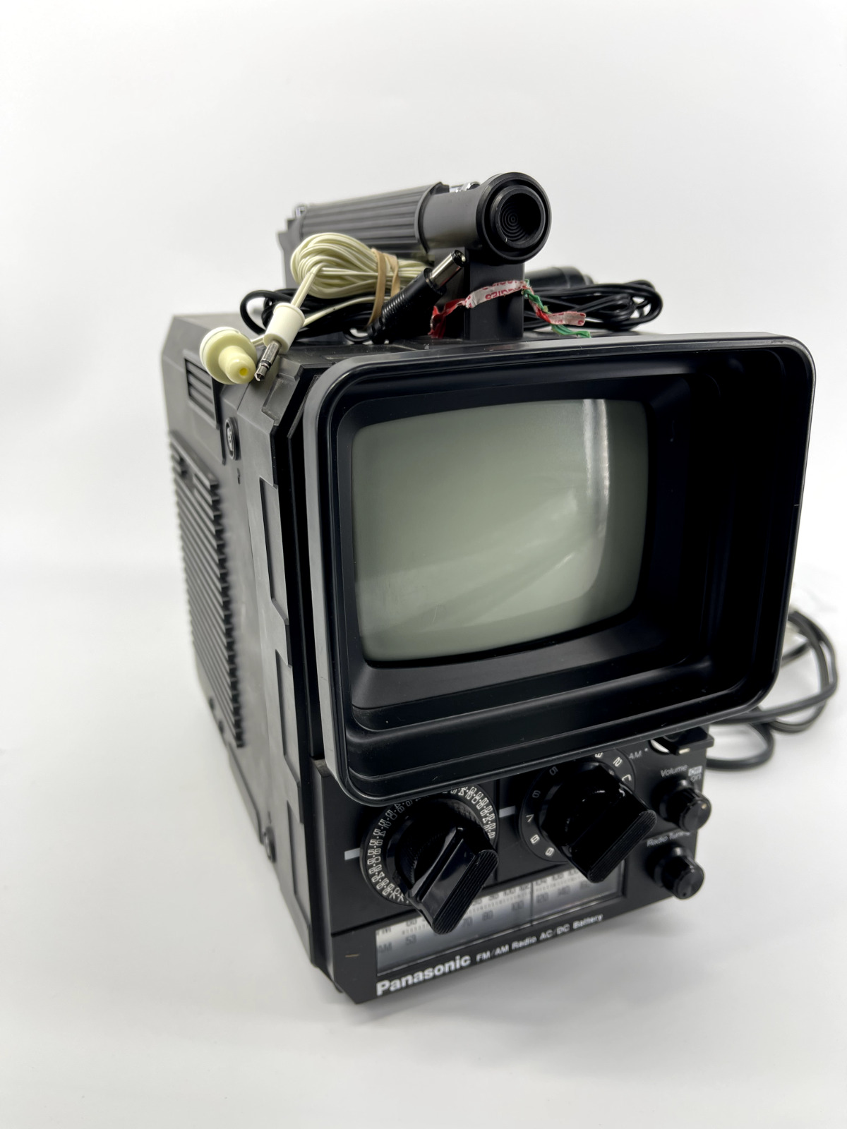 Vintage Panasonic Solid State Portable TV / AM/FM Radio Model TR-555R - Working