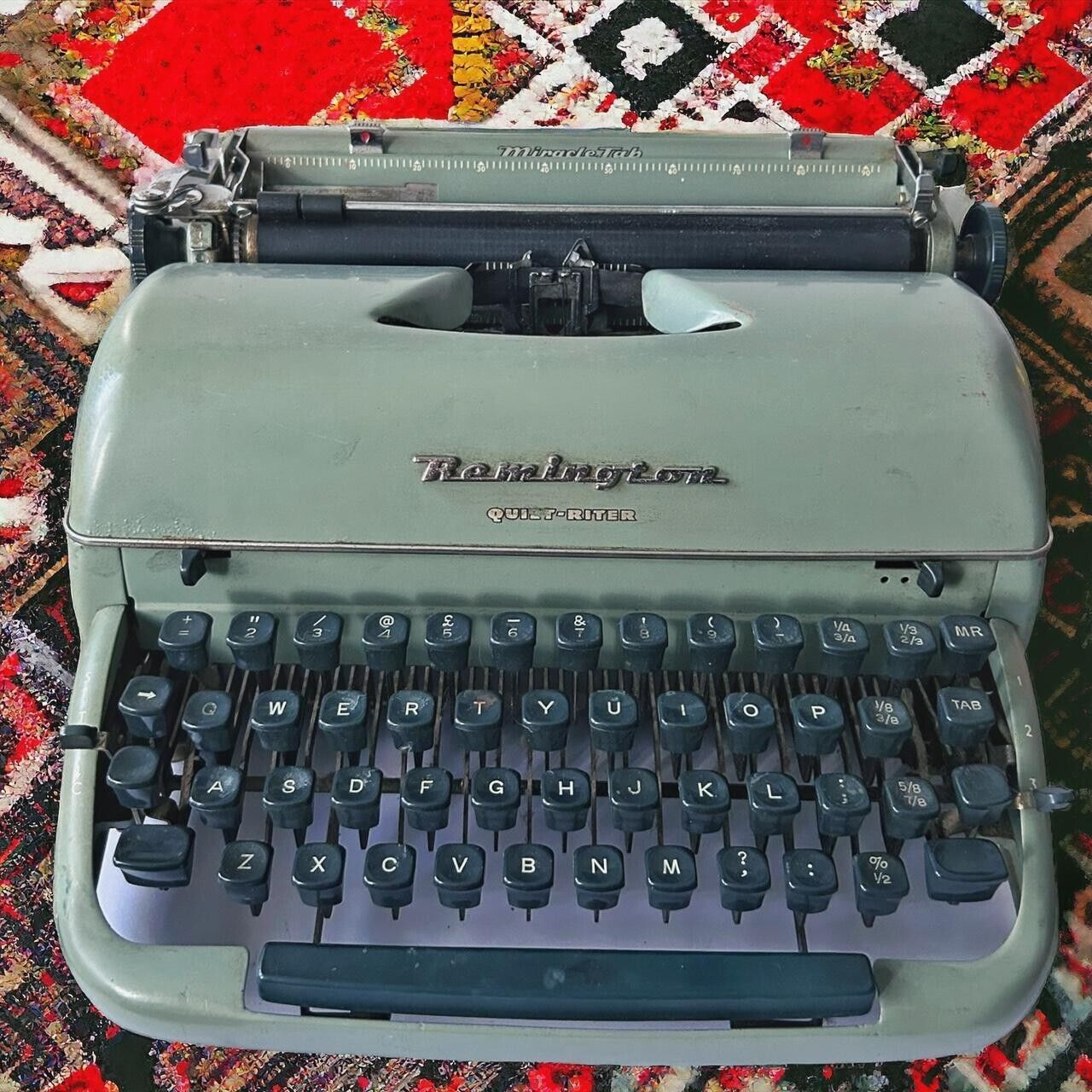 Vintage 1960s Remington Quiet Riter Typewriter