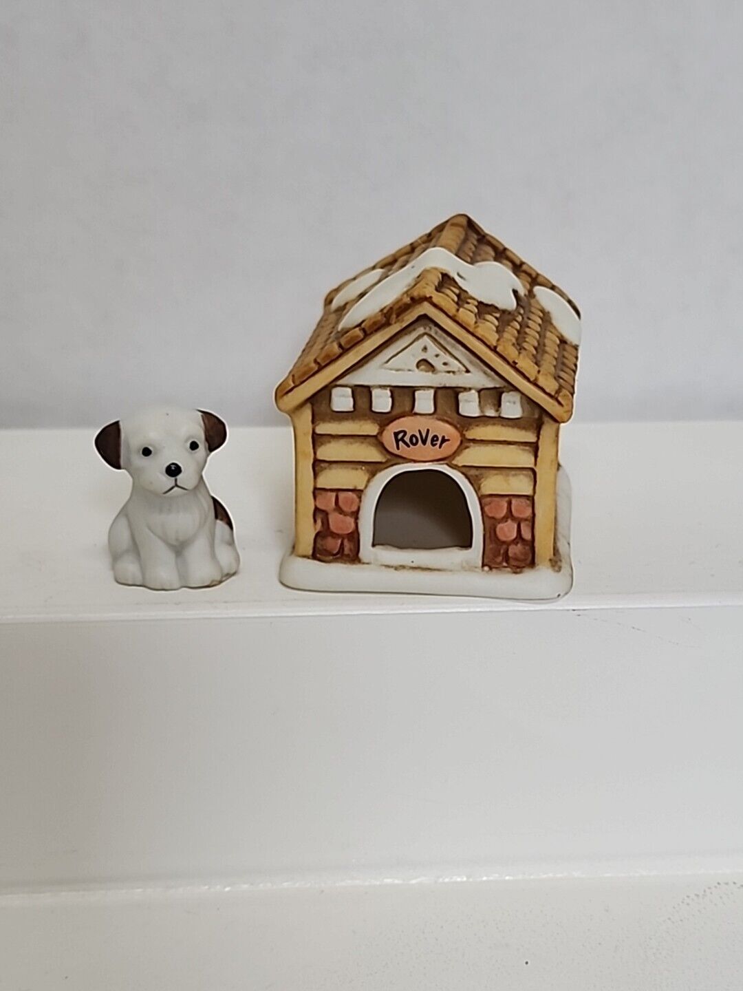 Vintage 2pc Colonial Christmas Village Rover Doghouse Figurines Lefton 00458
