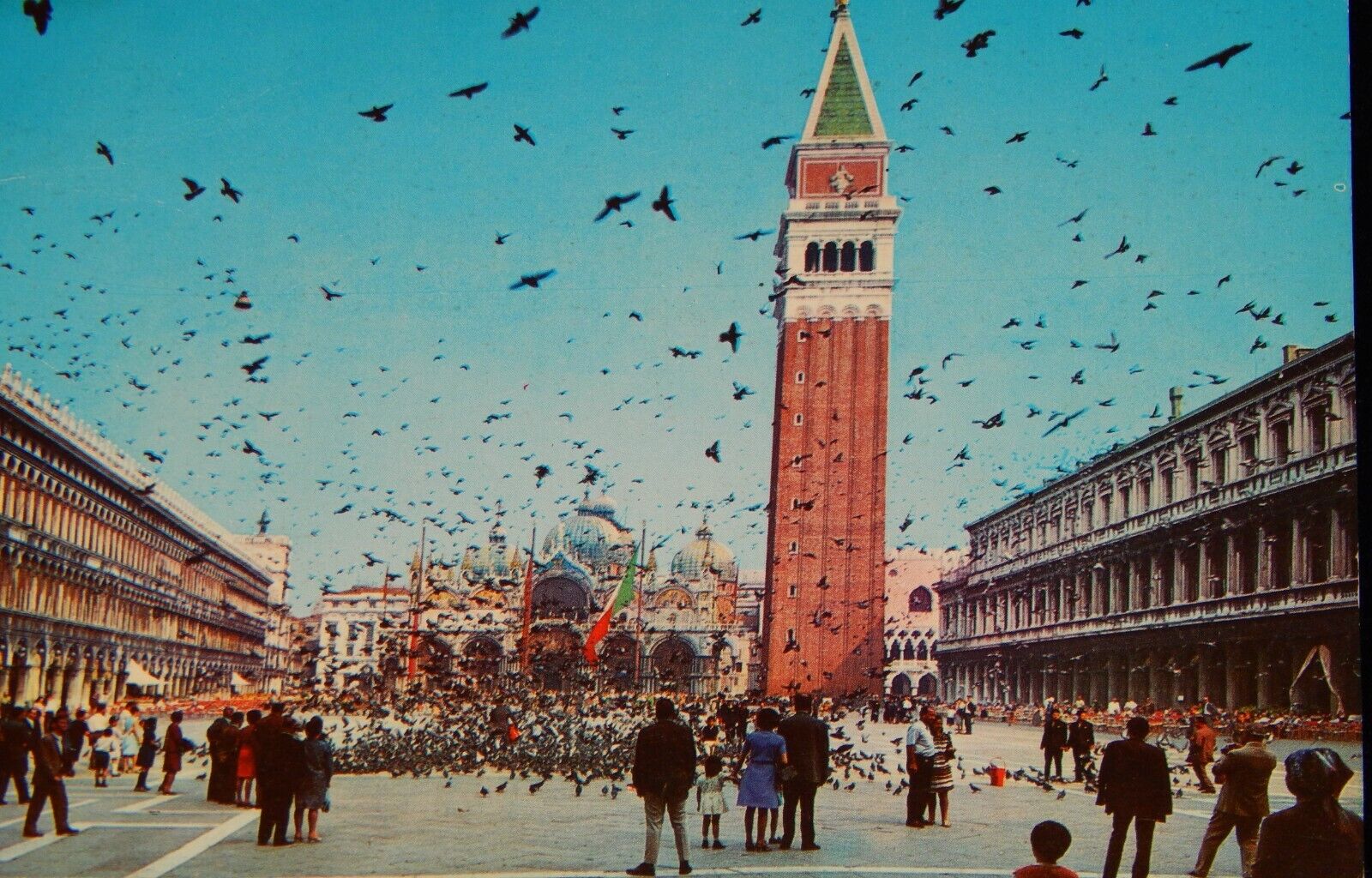 Vintage Postcard,VENICE, ITALY, 1975,Pigeons & Flags St Mark\'s Square & Basilica