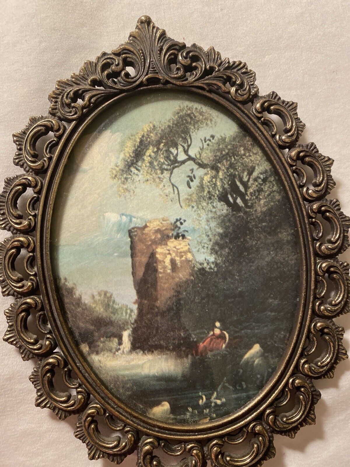 Set Of Two Scenic Vintage Pictures Photo. Made In Italy. Oval Frame.