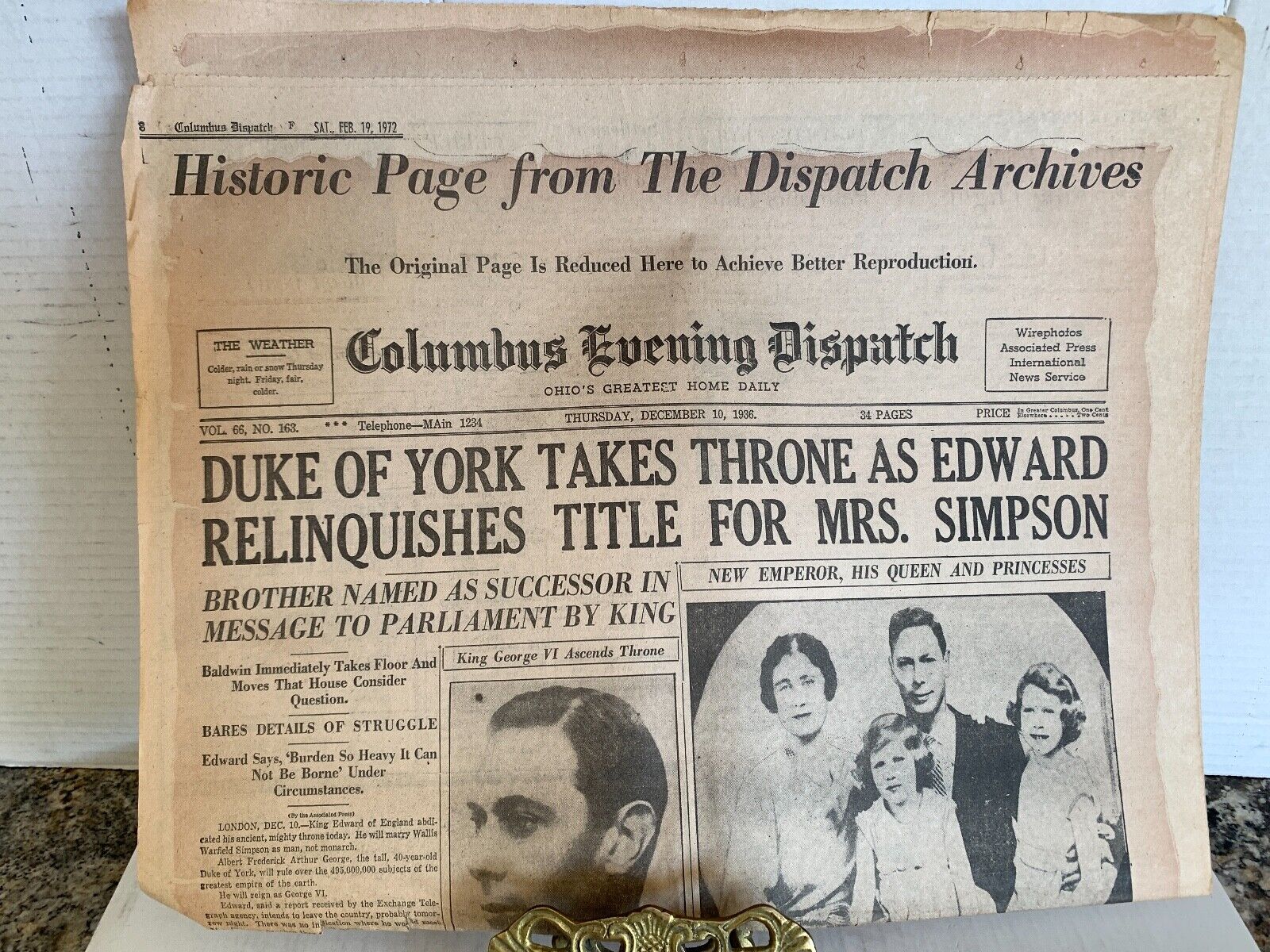 VTG NEWSPAPER Columbus DISPATCH 1936 Duke Edward Gives Up Throne For Simpson 