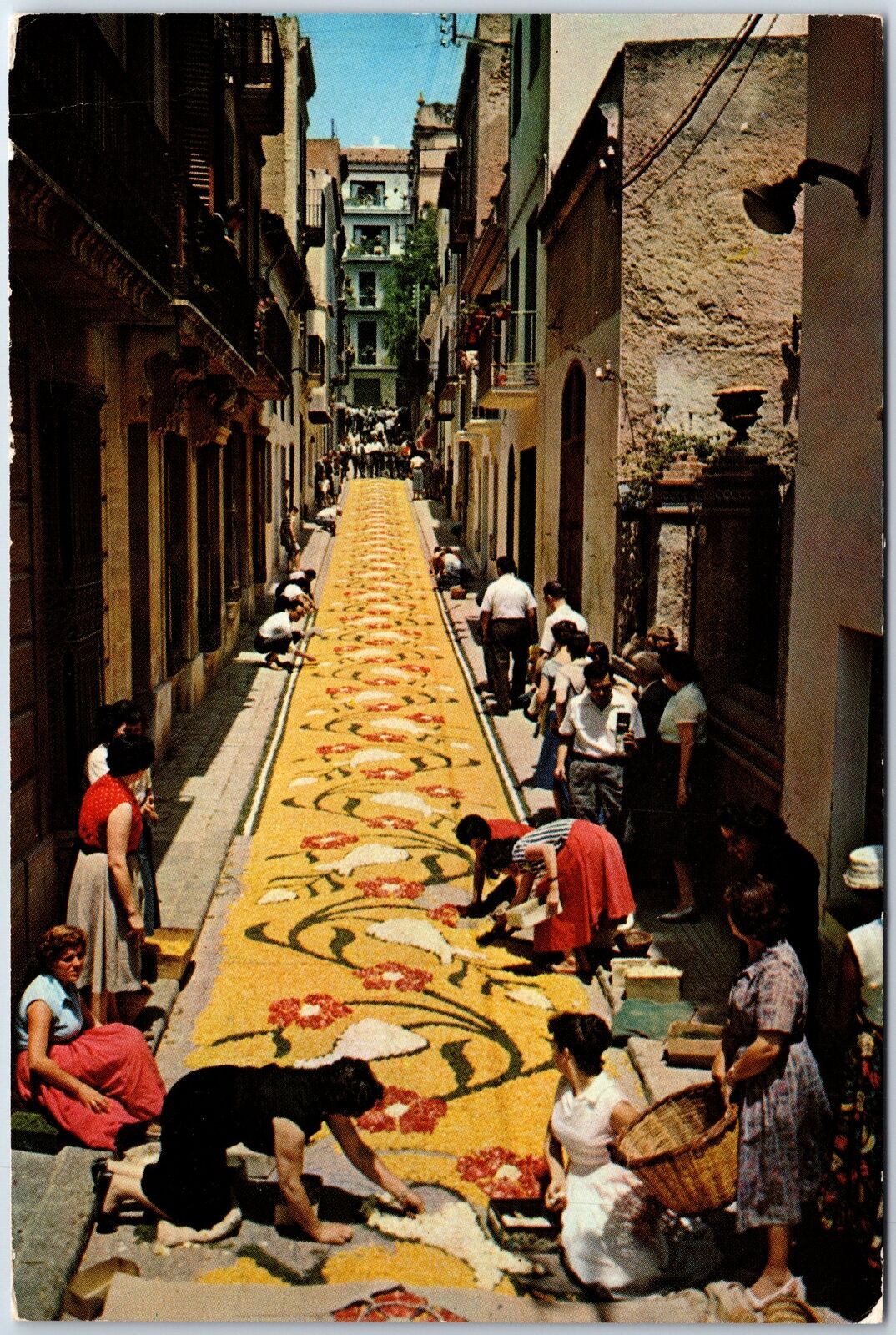 VINTAGE CONTINENTAL SIZE POSTCARD FLOWER CARPET ON CORPUS DAY AT SITGES SPAIN