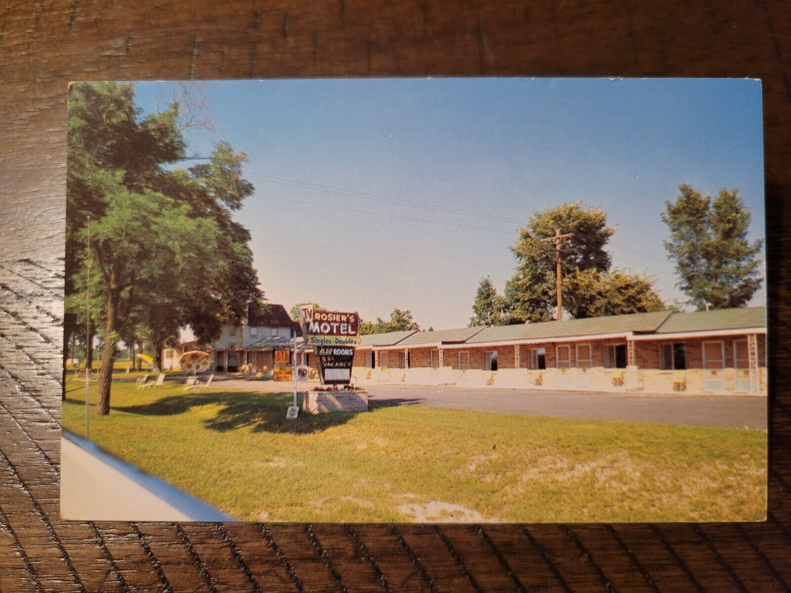 Postcard MI Michigan Benzonia Benzie County Rosier\'s Motel Roadside