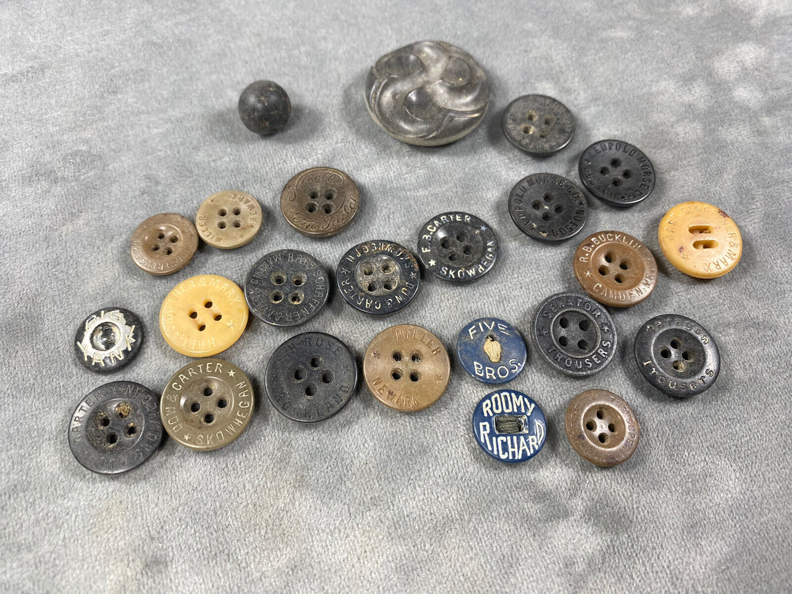 24 Pc Lot Buttons, Tailors, Makers, NH Estate Find Vintage, Antique, Mid Modern