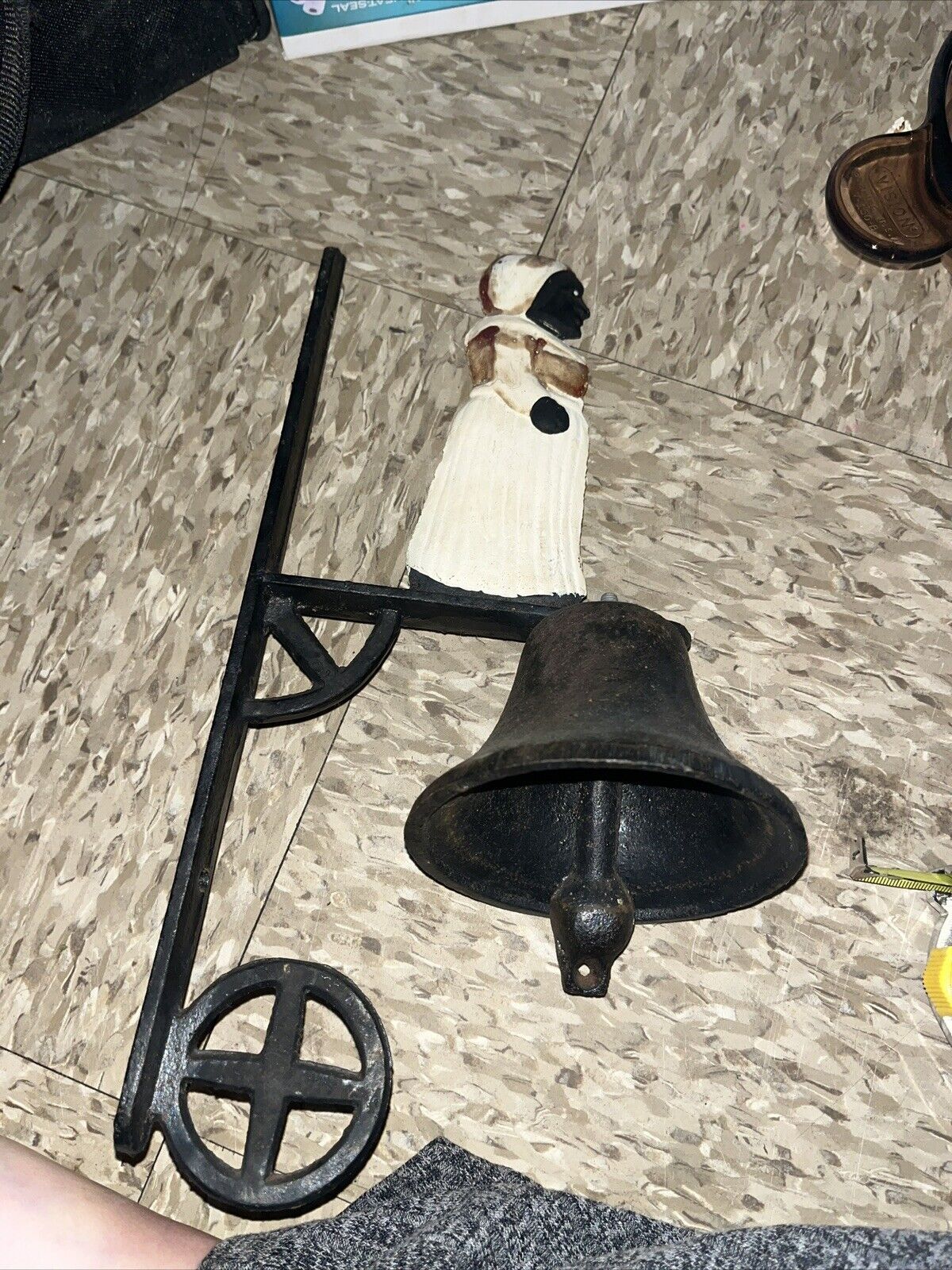 VINTAGE CAST IRON WALL MOUNTED Dinner  BELL