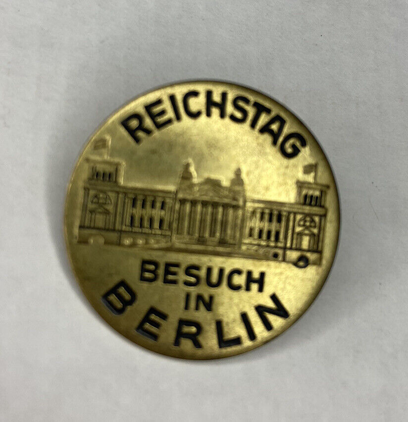 Vintage Reichstag Besuch In Berlin PIN Brass Tone Metal Parliament Germany RARE