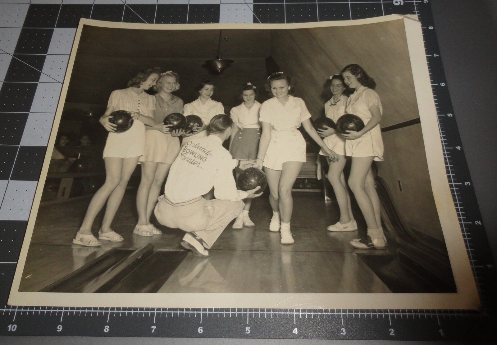 1940 ORLANDO FL BOWLING CENTER Girls Women ID ON BACK Vintage 8x10 Press PHOTO