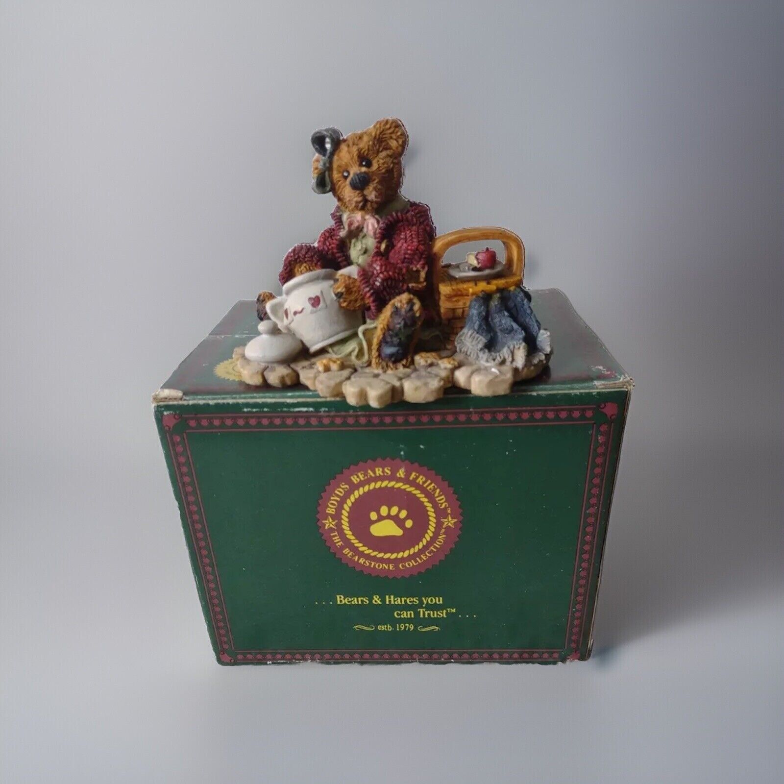 Boyds Bears & Friends Collectors Edition Velma Berrieweather Cookie Queen 1997