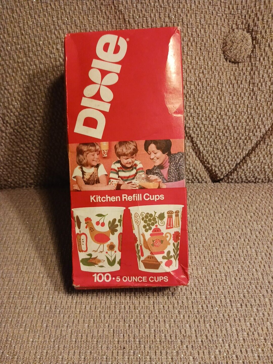 Vintage Unopened Box Of Dixie Cups Dated 1976