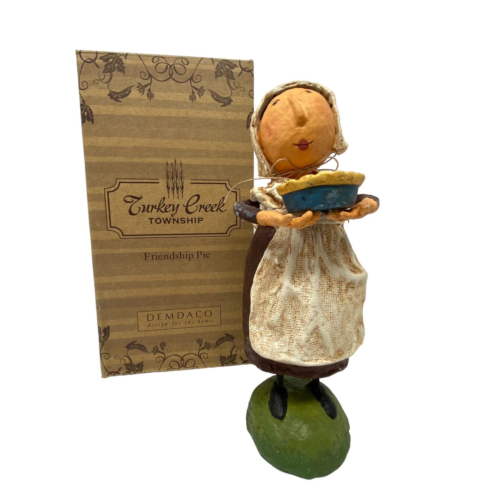 DEMDACO Turkey Creek Robin Kelso Figurine Pilgrim Woman Pumpkin Frendship Pie