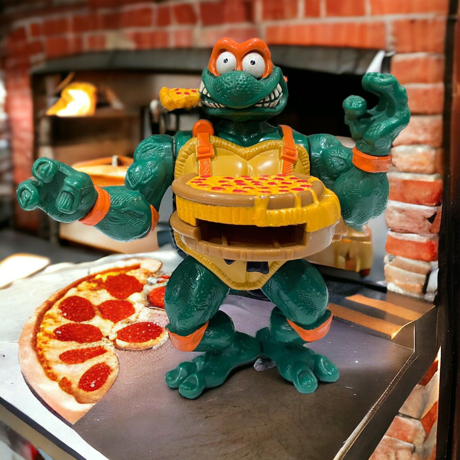 Playmates 1993 TMNT Pizza Tossin Mike with Belt Michelangelo Ninja Turtle Figure