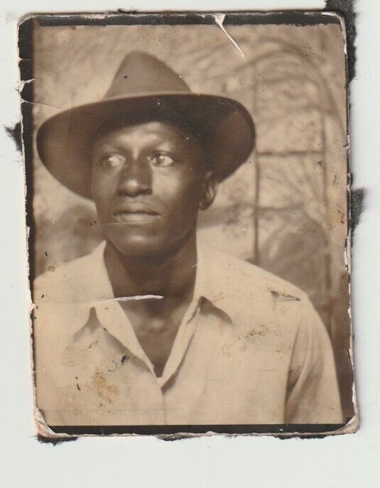 VINTAGE PHOTO BOOTH - HANDSOME YOUNG AFRICAN-AMERICAN MAN in FEDORA