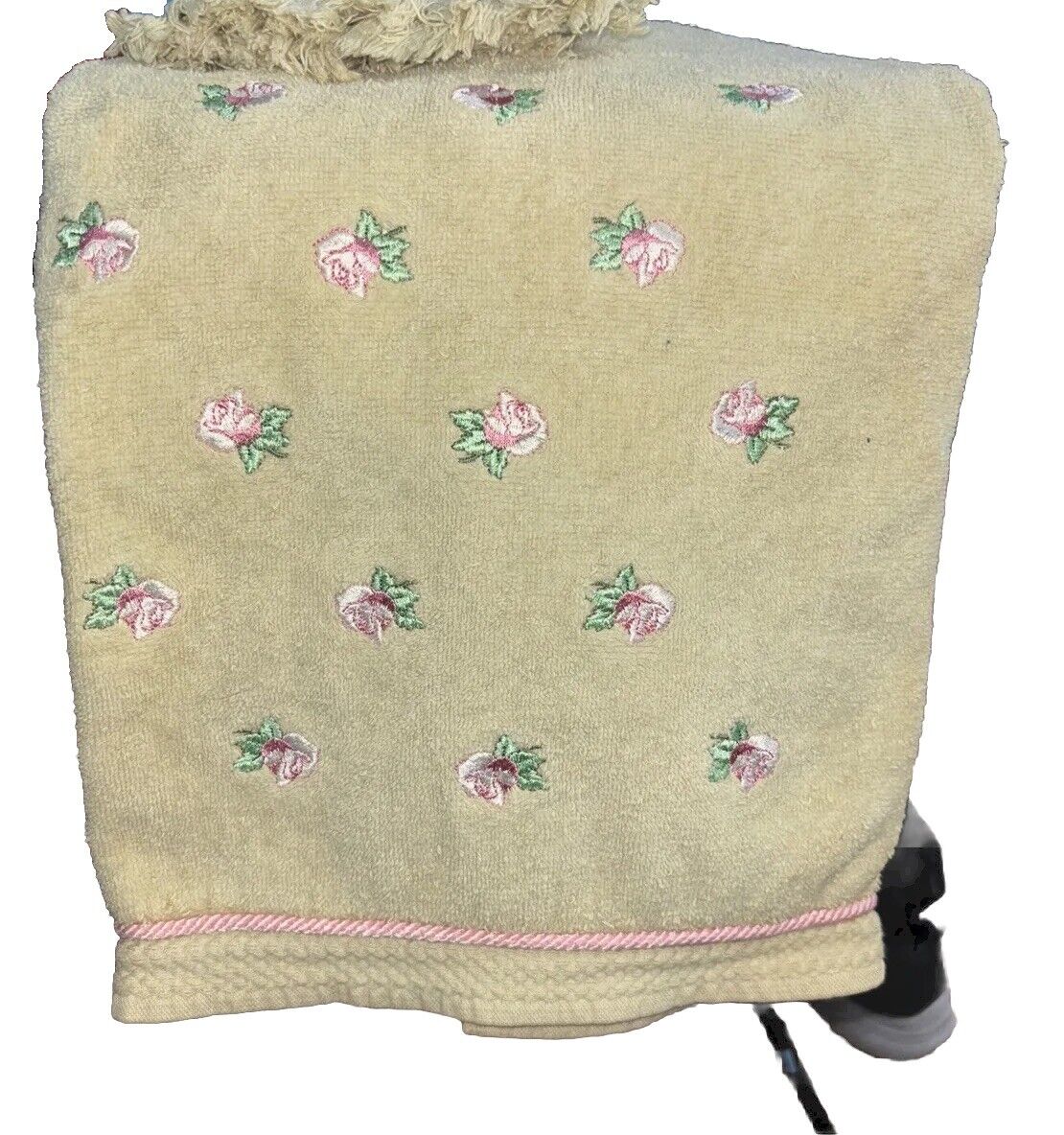 Vintage Embroidered Pink Rose Green Bath &  2 Hand Towel by Avanti