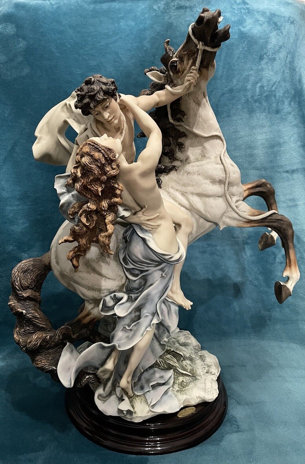 giuseppe armani figurines collectibles florence “The embrace”