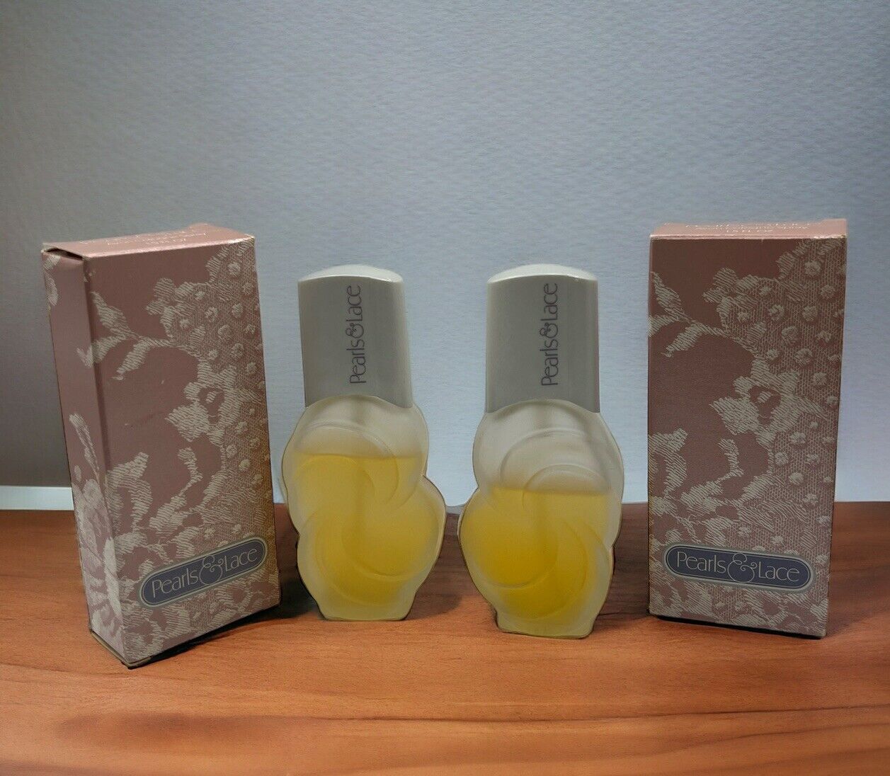 Avon PEARLS & LACE Cologne Spray 1984 Women's 1.5 oz Perfume Set Of 2 READ