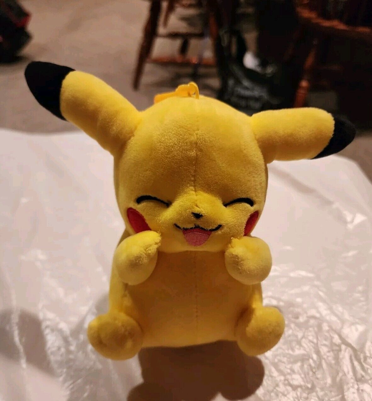Pokémon Smiling Pikachu Clip-On Plushie With Tag & 