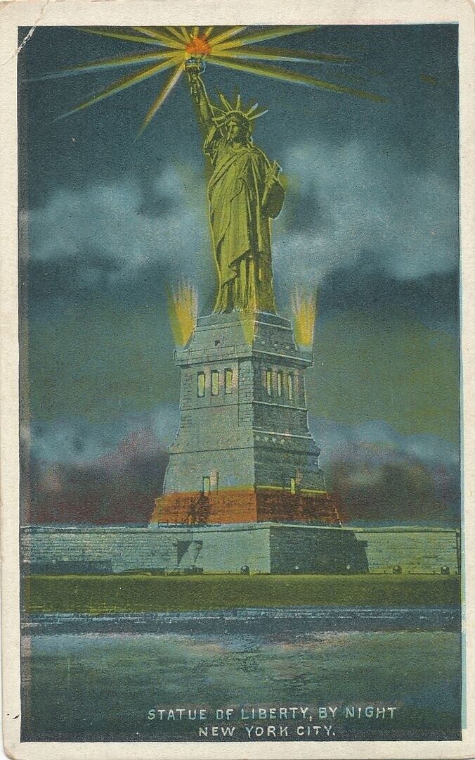 NEW YORK CITY - Statue Of Liberty At Night Postcard