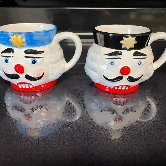 VTG Pair Ceramic Nutcracker coffee mugs