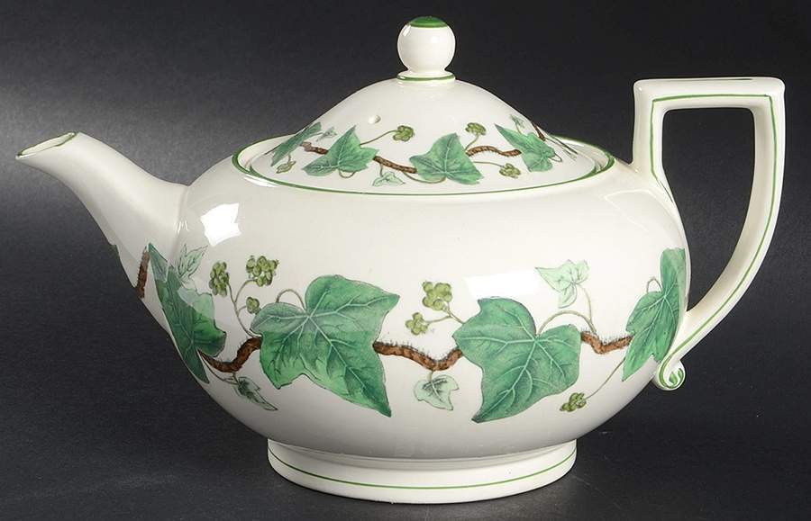 Wedgwood Napoleon Ivy Green  Tea Pot 5967958