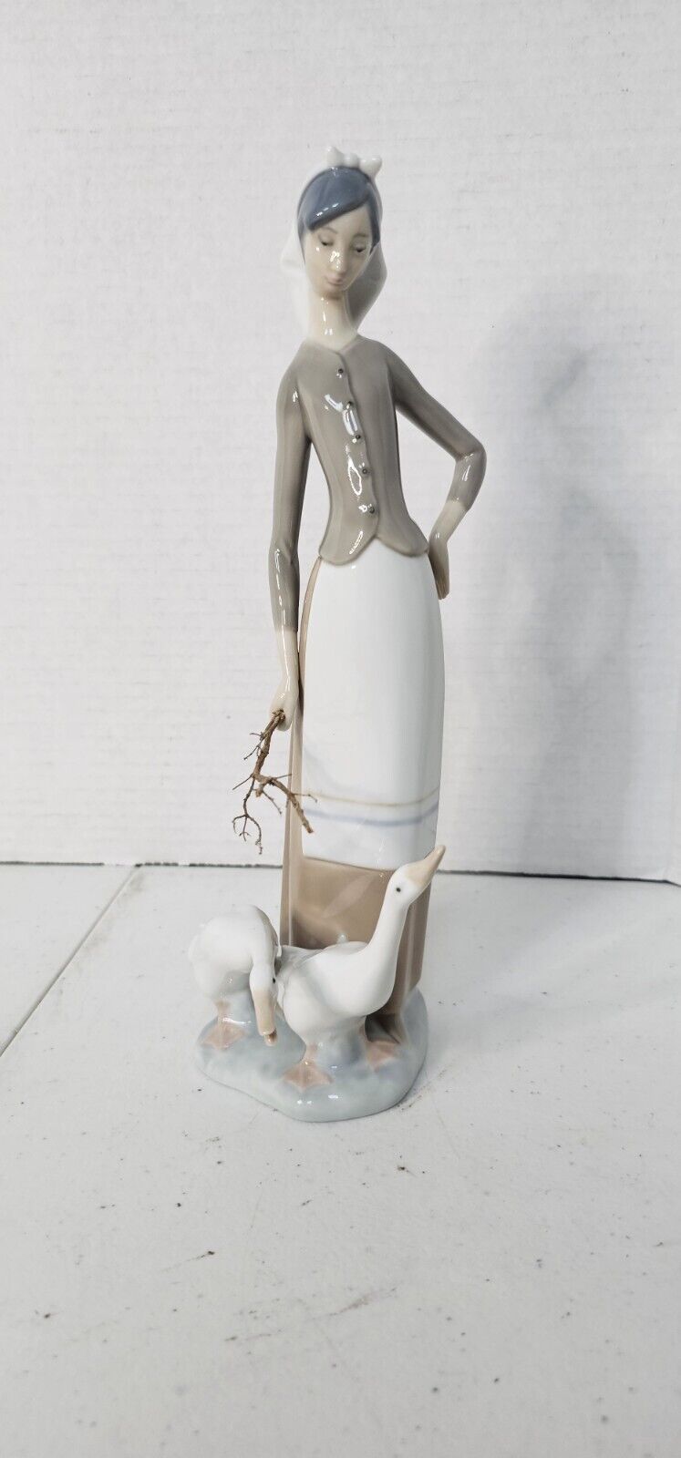 Lladro Porcelain 1035 Girl With Geese 10 3/4