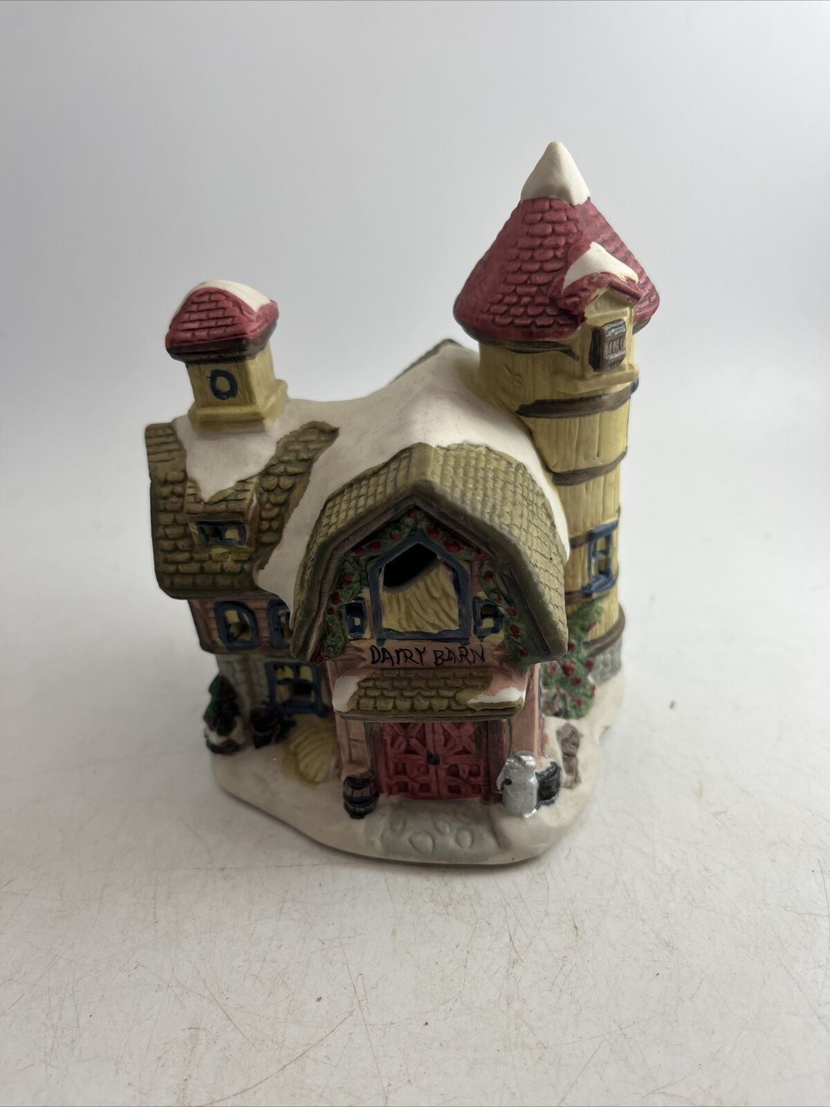 Wellington Square Christmas Village Dairy Barn House Porcelain Miniature 5”x 4”