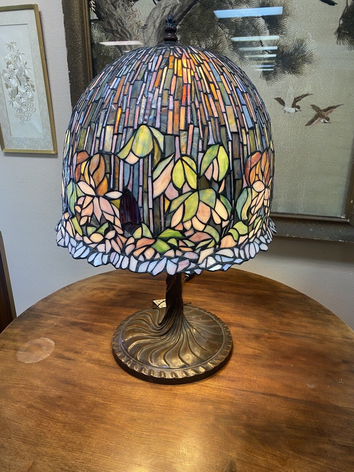 Lotus Intricate Exquisite Tiffany Glass Style Table Lamp W/Bronze 3 Bulb Base