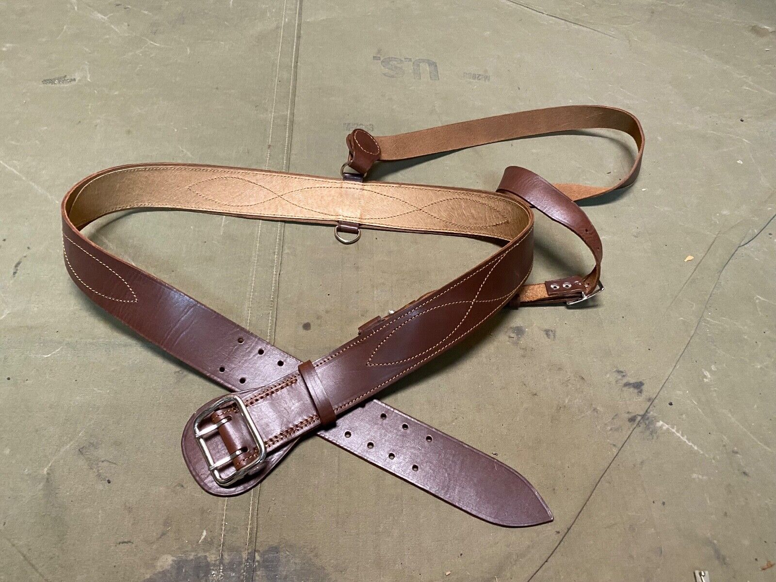 WWII SOVIET RUSSIA M1935 COMMANDER OFFICER LEATHER FIELD BELT- FITS TO A 38 INCH