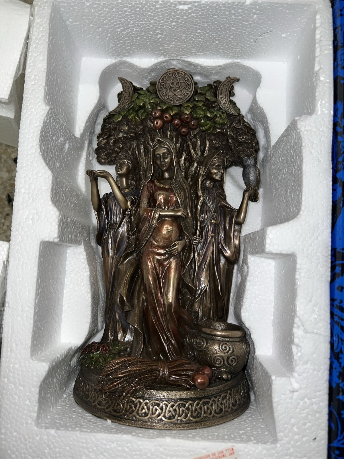 Resin Statues Danu Irish Triple Goddess of the Tuatha De Danann Bronze (CRACKED)
