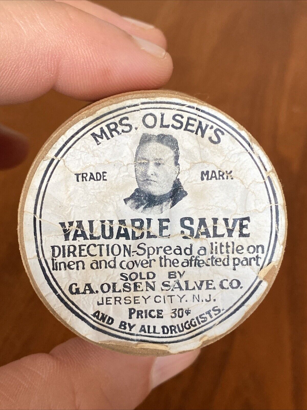 Old Vtg Mrs GA Olsen’s Valuable Linen Salve Wooden Round Container Paper Label