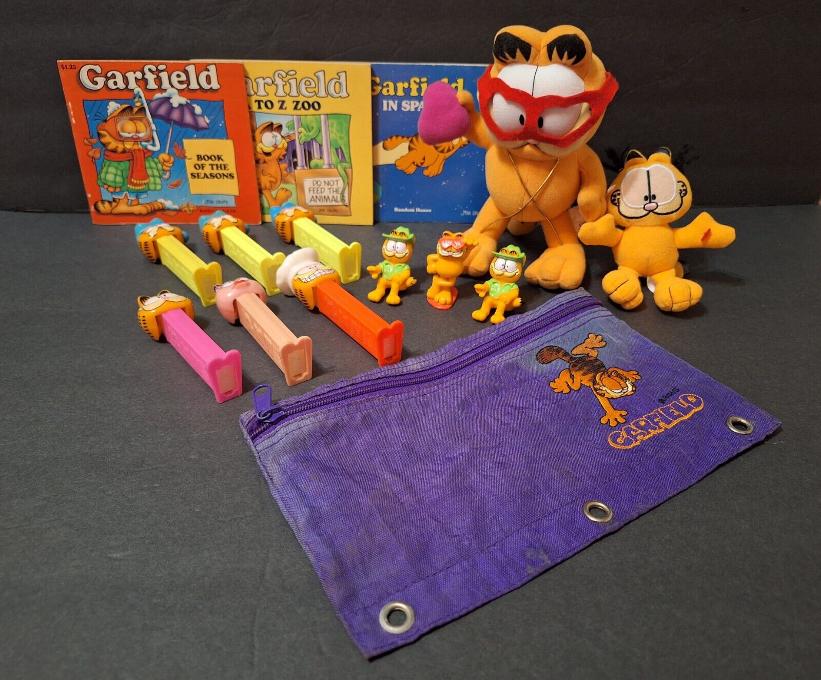 GARFIELD Vtg LOT 1971-2006 Russell Stover Pez Books Pencil Bag TY Figures