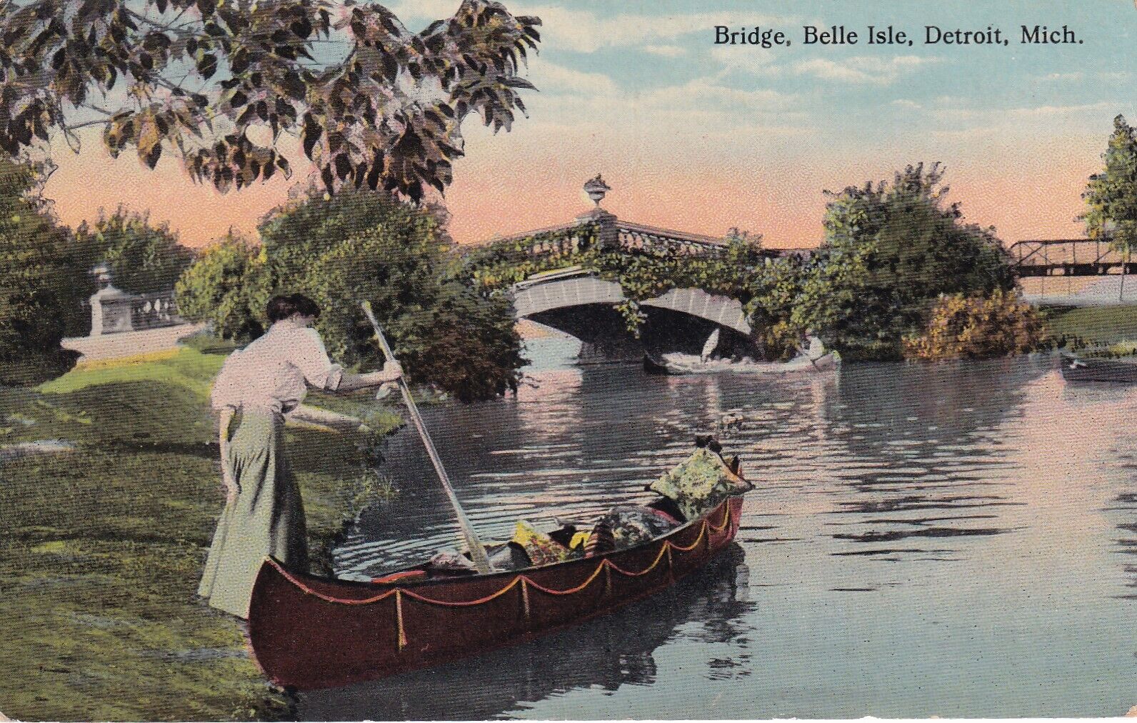 Bridge Belle Isle Detroit Michigan MI Woman Postcard D28
